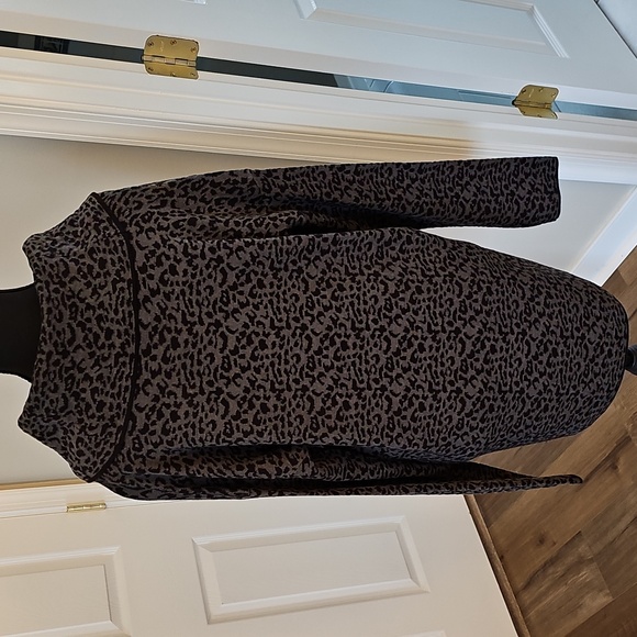 Sweater - Picture 9 of 16